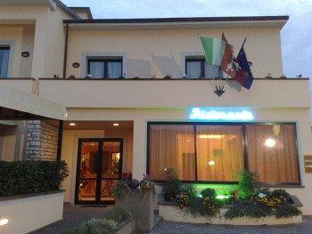 Hotel Santa Lucia Кашина Экстерьер фото