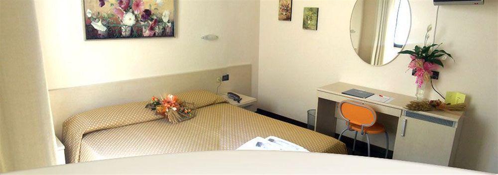 Hotel Santa Lucia Кашина Экстерьер фото